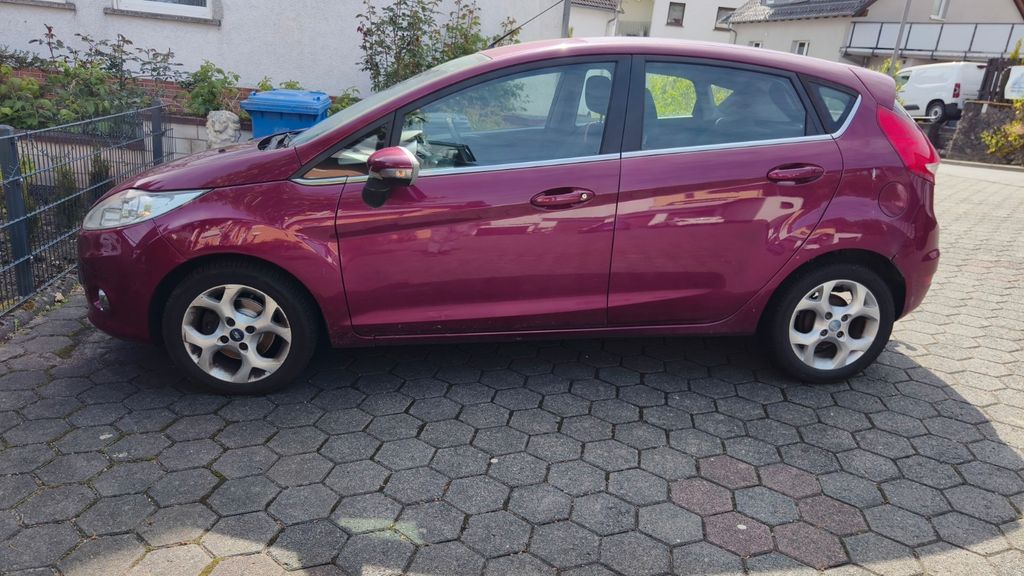 Ford Fiesta 295.000 km 2.200 &euro; Eppstein 65817