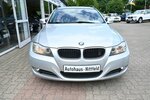 BMW 320 dAut tour Klimaaut Pano Navi Leder PDC 17Alu 240.000 km 6.400 &euro; Seevetal - Hittfeld 21218