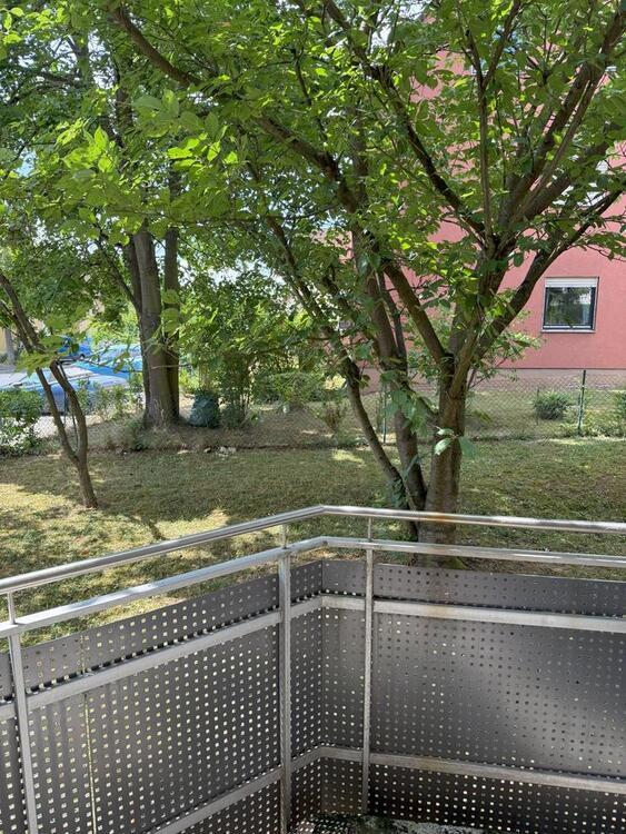 Attraktive 1-Zimmer-Wohnung mit Einbauküche und Stellplatz