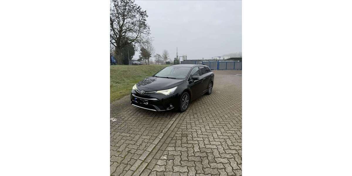 Toyota Avensis 95.000 km 16.300 &euro; Lachendorf 29331