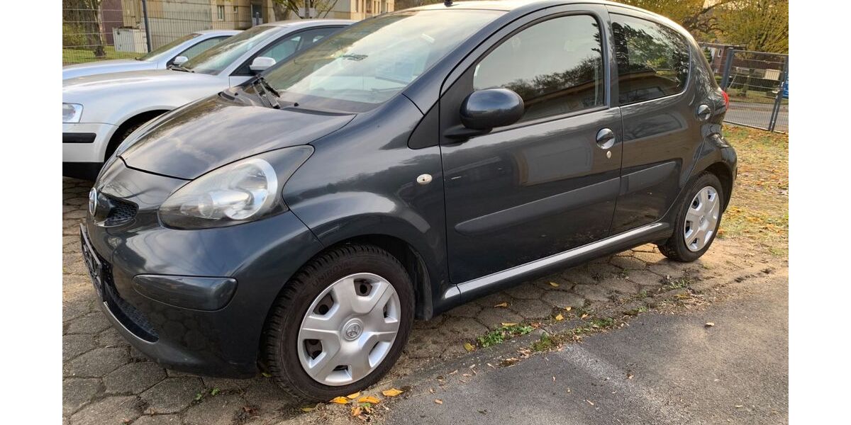 Toyota Aygo (X) 124.000 km 2.750 &euro; Dortmund 44225