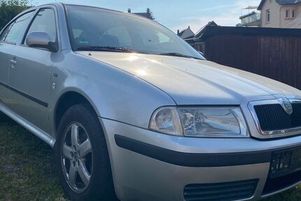 Skoda Octavia 331.500 km 850 &euro; Chemnitz 09119