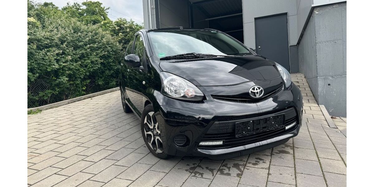 Toyota Aygo (X) 118.000 km 3.900 &euro; Denkendorf 73770