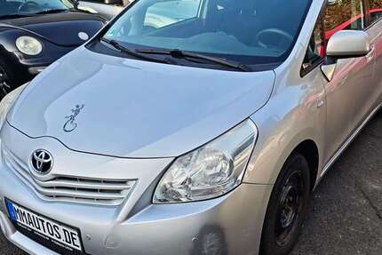 Toyota Verso 189.000 km 7.989 &euro; Urbar 56182