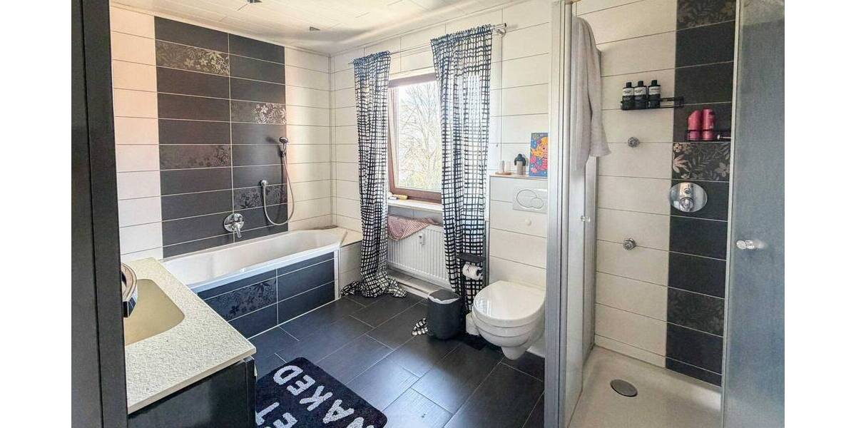 Mehrfamilienhaus, Wohnhaus Röttenbach - 8 Zimmer, 240 m&sup2;, 565.000&euro; | Angebot:26657820