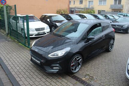 Ford Fiesta 64.000 km 15.750 € Duisburg 47139