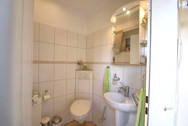 Solides Reihenmittelhaus Ideal für Familie mit 4 Personen auch für Home Office +EBK +Garage +Garten - Reihenhaus Bremen Neustadt | Angebot:26560638