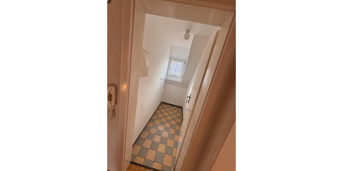 Dachgeschoßwohnung Rottenburg an der Laaber - 3 Zimmer, 103 m&sup2;, 800&euro; | Angebot:26019906