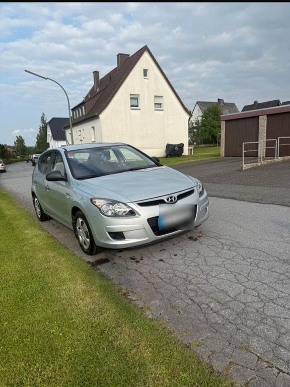 i30