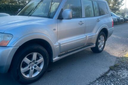 Mitsubishi Pajero 340.000 km 4.900 € Frankfurt am Main 60486