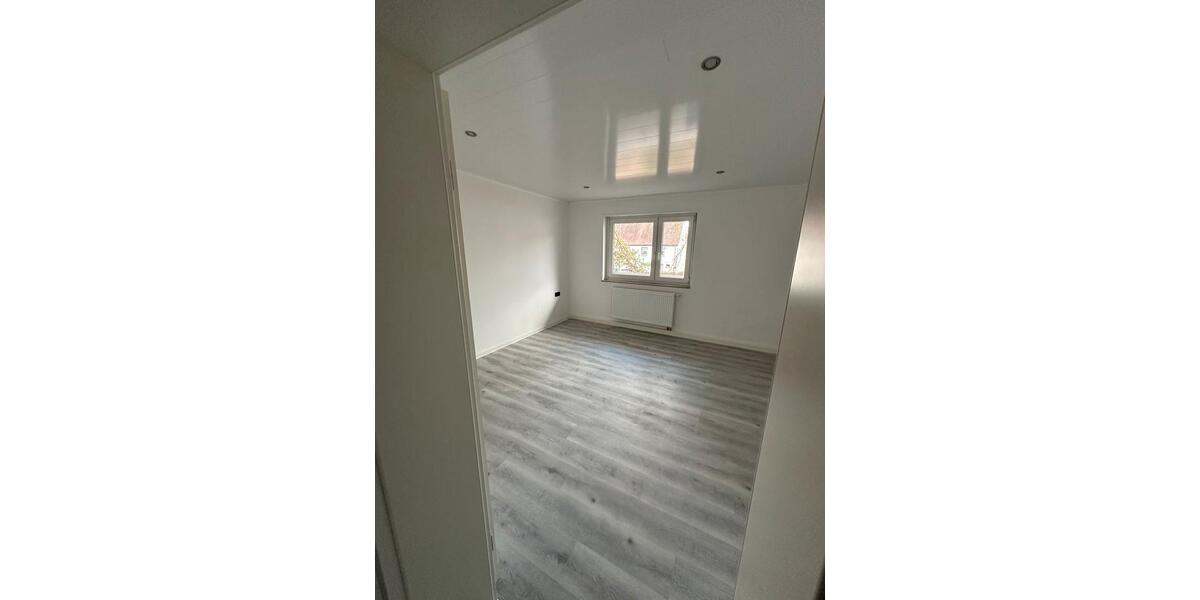 Erdgeschoßwohnung Kaiserslautern Einsiedlerhof - 3 Zimmer, 72 m&sup2;, 1.100&euro; | Angebot:25407952
