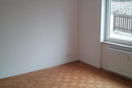 2-Zi.-Whg. mit Balkon, BadWC, geeignet für älteres Ehepaar zimmer
