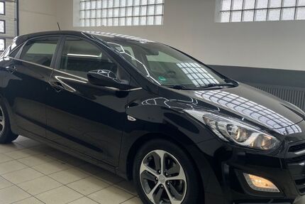 Hyundai i30 92.838 km 12.900 &euro; Kamen 59174