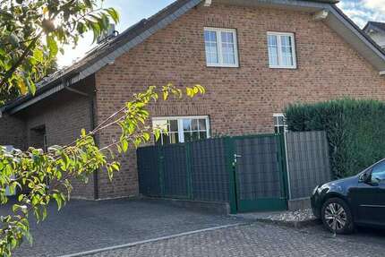 Wohnung zum Mieten in Erftstadt 1.960 € 140 m²