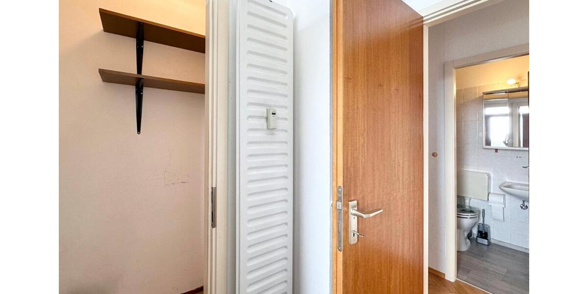 Möblierte 1-Zimmer-Wohnung mit großer Loggia in Frankfurt-Niederr 1 zimmer