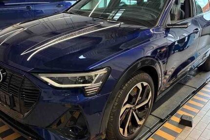 Audi e-tron 40.000 km 40.180 &euro; Mainburg 84048