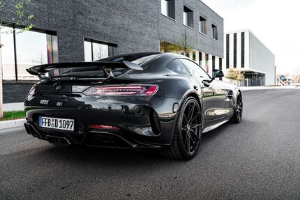 Mercedes AMG GT R