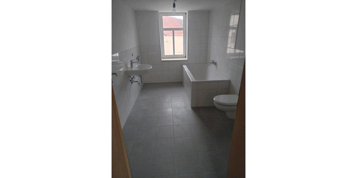 Dachgeschoßwohnung Buttstädt - 3 Zimmer, 75 m&sup2;, 750&euro; | Angebot:26003028