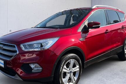 Ford Kuga 94.468 km 14.490 &euro; Offenburg- Industriegebiet Elgersweier-Nord 77656