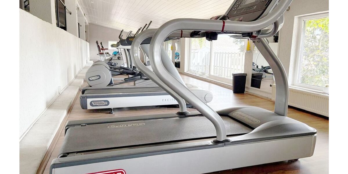 Vielseitig nutzbares Gewerbeanwesen mit großzügigem repräsentativem Wohnhaus zimmer