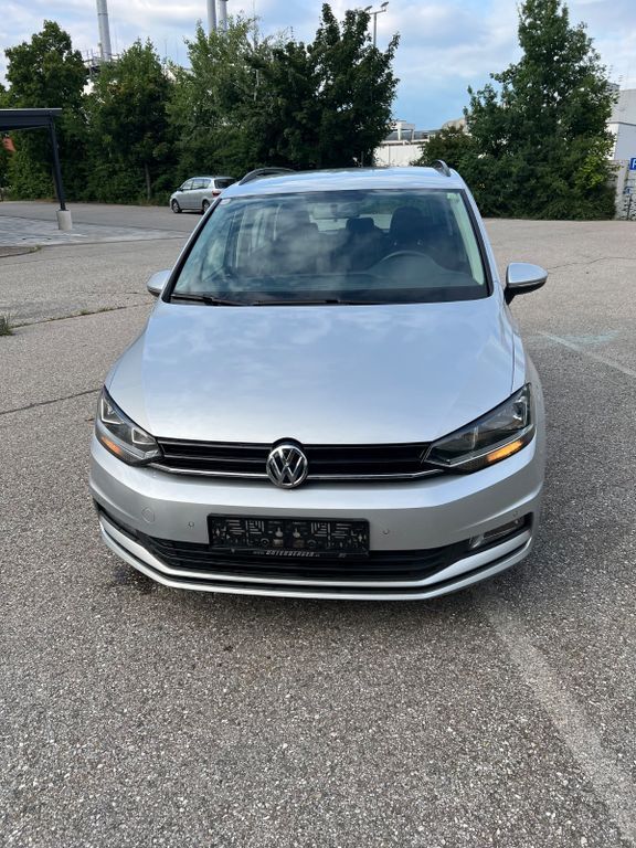 VW Touran 125.775 km 12.500 € Rosenheim 83026