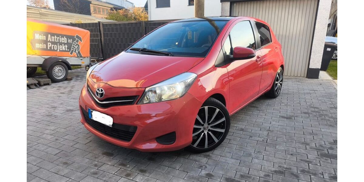 Toyota Yaris 216.000 km 5.999 &euro; Frankfurt am Main 65936