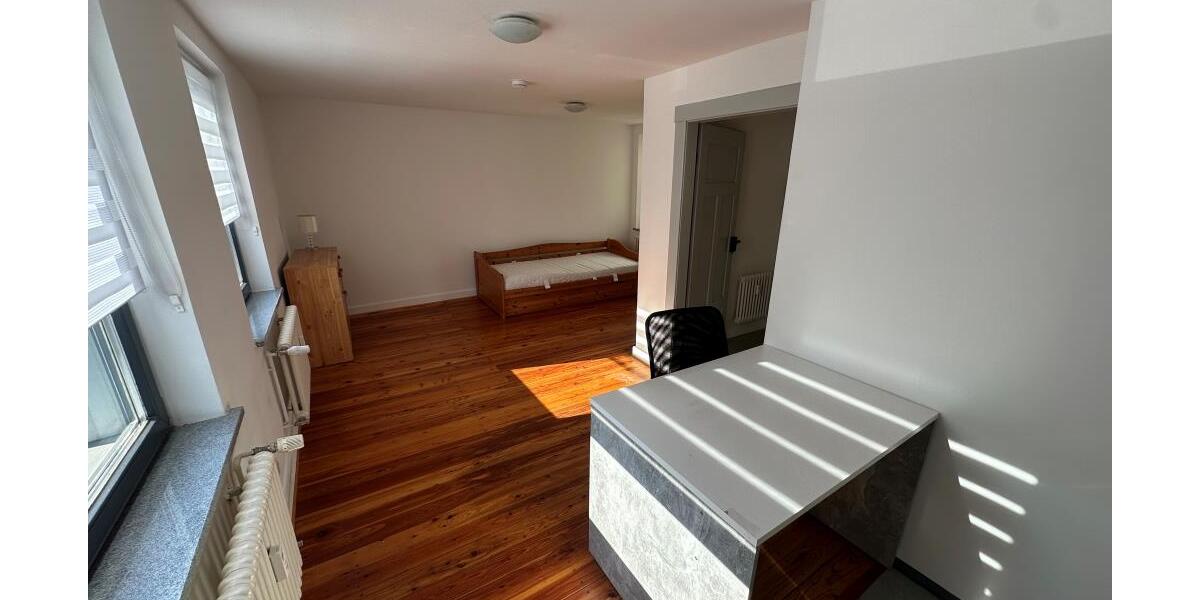 Möblierte 1-Raum Atelierwohnung mit Echtholzboden im ruhigen Hinterhaus - Appartement Gera Pforten | Angebot:26232900