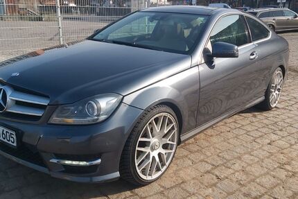 Mercedes-Benz C 250 233.000 km 8.900 &euro; HAMBURG 20539