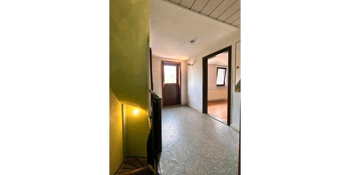 Einfamilienhaus Kirchhain - 6 Zimmer, 130 m&sup2;, 156.000&euro; | Angebot:26240599