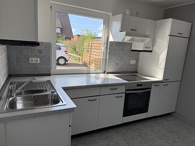 FÜR INVESTOREN MIT 8% STARKER RENDITE - Wohn- & Geschäftshaus Stade Bützfleth | Angebot:27118055