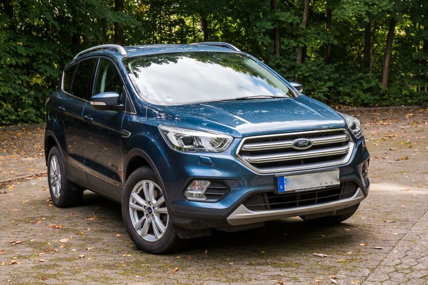Ford Kuga 52.500 km 16.300 € Kiel 24103