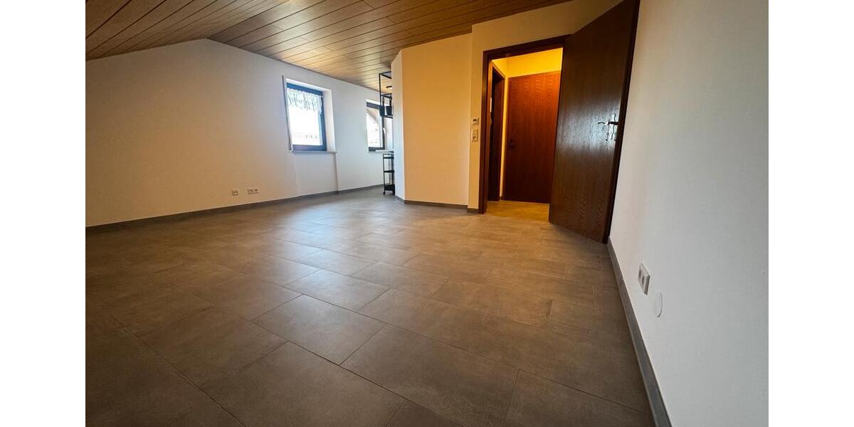 Dachgeschoßwohnung Kirchham - 1 Zimmer, 27 m&sup2;, 500&euro; | Angebot:26035507