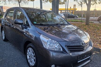 Toyota Verso 137.000 km 7.999 € Köln 51107