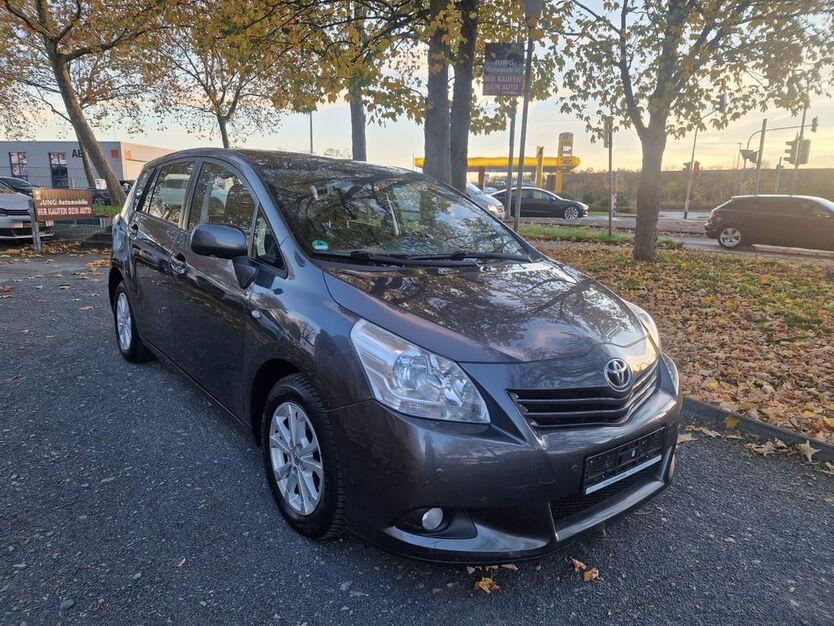Toyota Verso 137.000 km 7.999 € Köln 51107