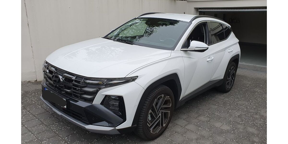 Hyundai TUCSON 6.350 km 32.850 &euro; Burgebrach 96138