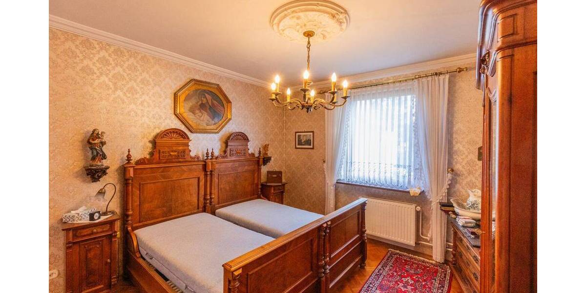 Mehrfamilienhaus, Wohnhaus Bischofsheim - 8 Zimmer, 275 m&sup2;, 850.000&euro; | Angebot:26498821