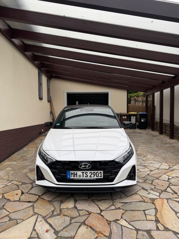 i20