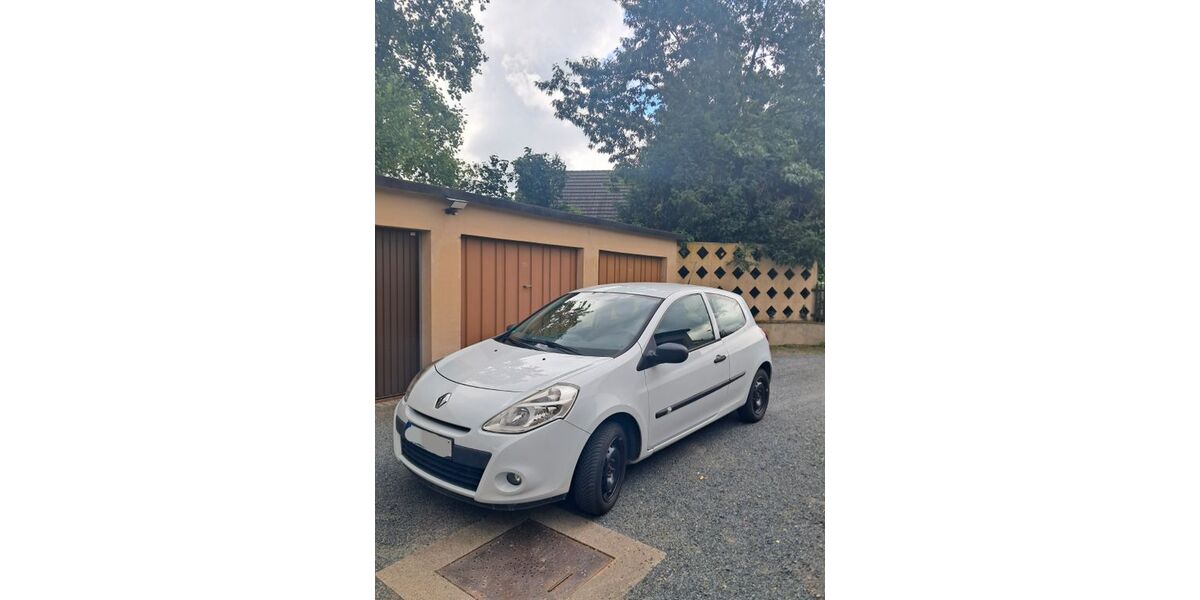 Renault Clio 115.000 km 2.700 &euro; Heidenau 01809