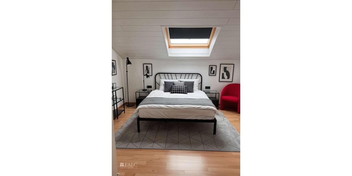 Freundliche Dachgeschosswohnung in zentraler Lage 3 zimmer