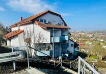 Appartement mit Ausblick und Balkon