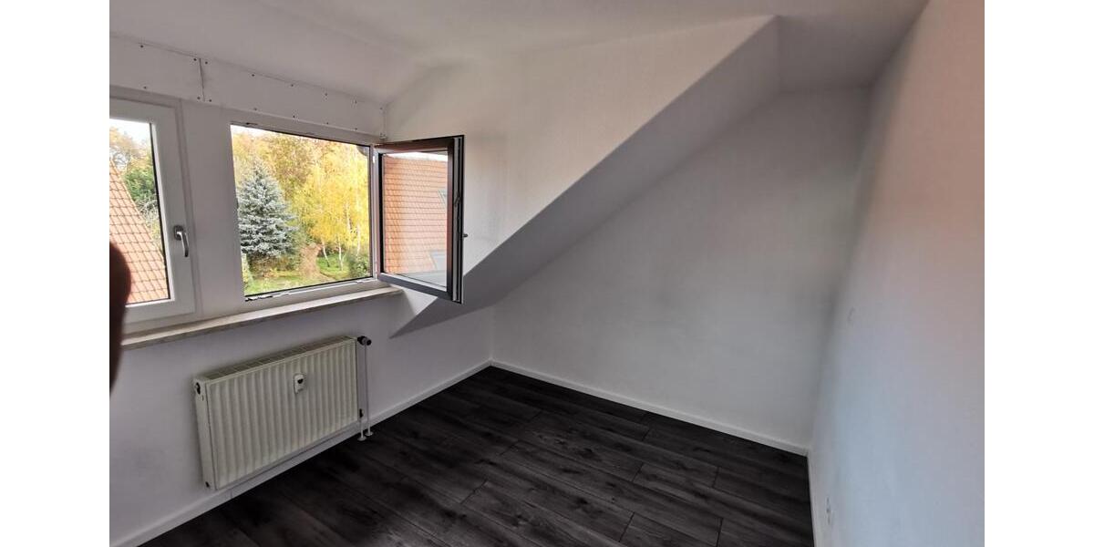 Dachgeschoßwohnung Nürnberg Eibach - 3.5 Zimmer, 79 m&sup2;, 980&euro; | Angebot:25509720