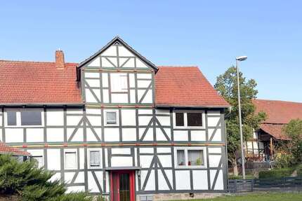 Haus Lohfelden - 9 Zimmer, 183 m&sup2;, 235.000&euro; | Angebot:27481865