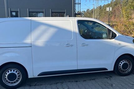 Opel Vivaro 95.000 km 16.700 &euro; Feucht 90537