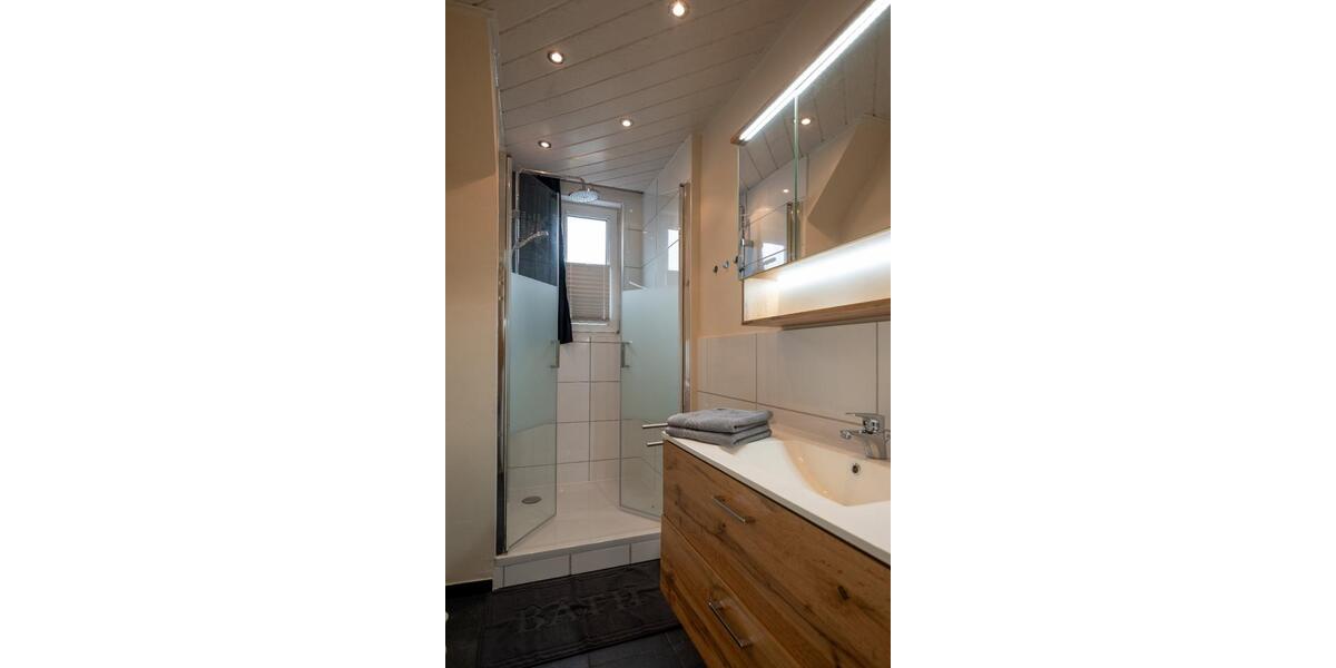 Reihenhaus Wilhelmshaven - 4.5 Zimmer, 110 m&sup2;, 320.000&euro; | Angebot:25261104