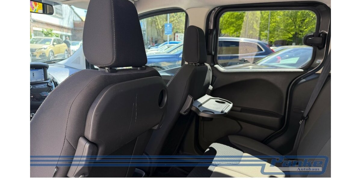 Ford Tourneo Courier Titanium*1-Hand*SHZ*AppLink*USB* 94.810 km 10.600 &euro; Berlin 13187