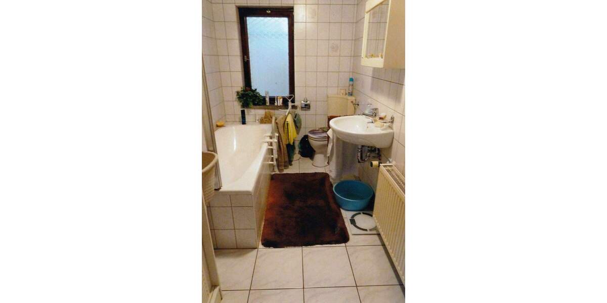 Etagenwohnung Grabfeld Jüchsen - 1 Zimmer, 237 m&sup2;, 48.000&euro; | Angebot:19305444