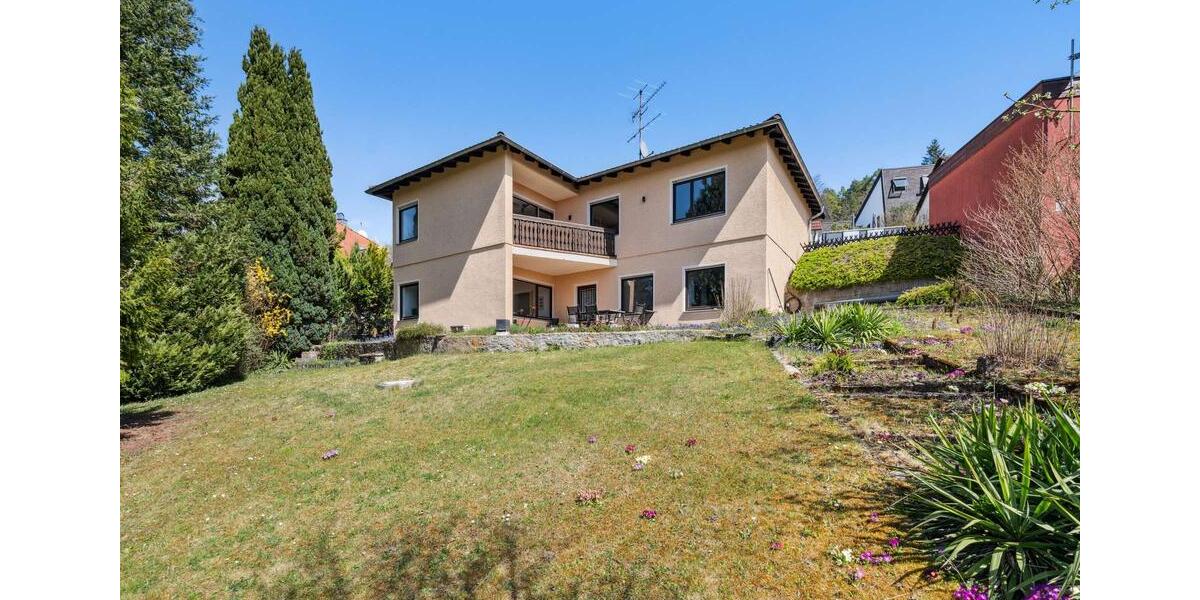 Einfamilienhaus Würzburg Dürrbachau - 8 Zimmer, 208 m&sup2;, 2.500&euro; | Angebot:26676454