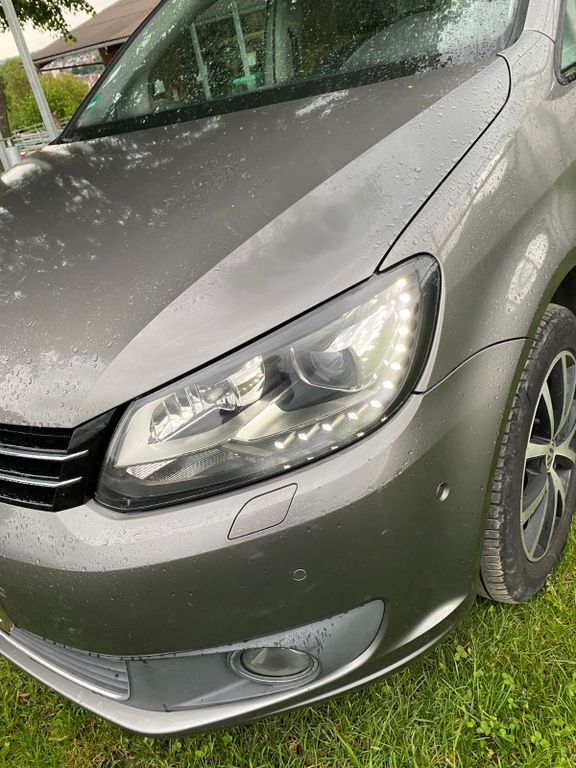 VW Touran 156.000 km 8.000 € Waldenbuch 71111