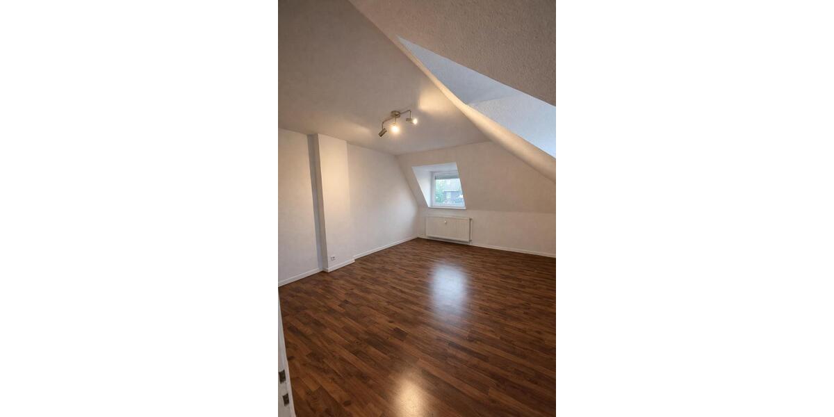 Dachgeschoßwohnung Hamm - 3 Zimmer, 60 m&sup2;, 480&euro; | Angebot:25936526