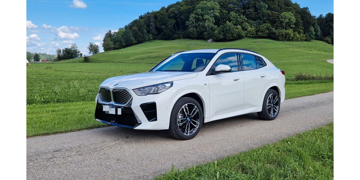 BMW iX2 6.500 km 39.999 &euro; Baisweil 87650